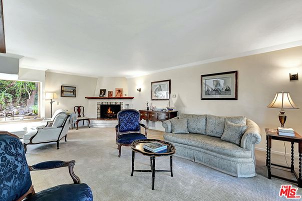 Fireplace, Interior, Living room