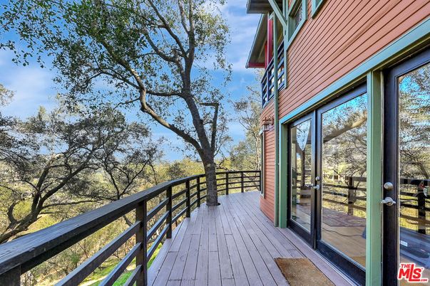 Exterior, Wood Texture Flooring