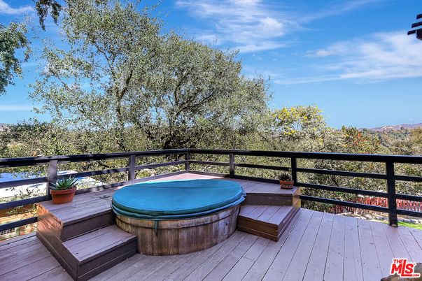 Exterior, Hot Tub