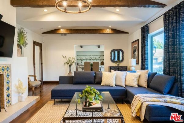 Interior, Living room, Pendant Lights, Recessed Lighting, Wooden Beams, Wood Texture Flooring