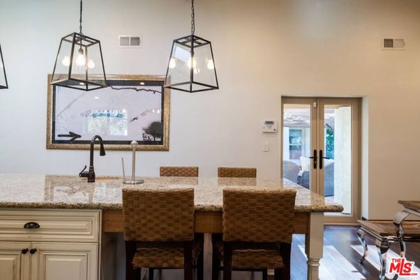 Interior, Pendant Lights, Wood Texture Flooring