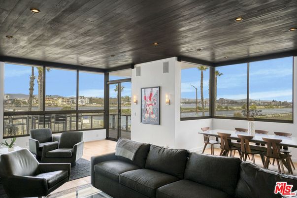 Dining room, Interior, Living room, Recessed Lighting, Wooden Ceilings, Wood Texture Flooring