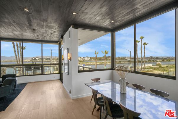 Dining room, Interior, Recessed Lighting, Water, Wood Texture Flooring