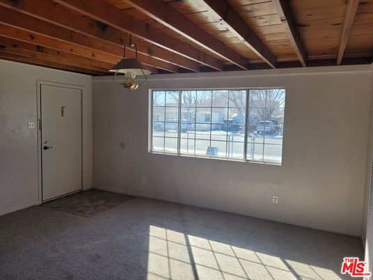 Empty room, Interior, Wooden Beams, Wooden Ceilings