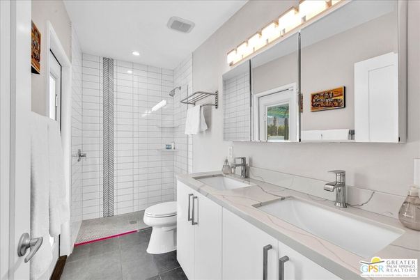 Bathroom, Dual Sink Vanities, Interior, Recessed Lighting