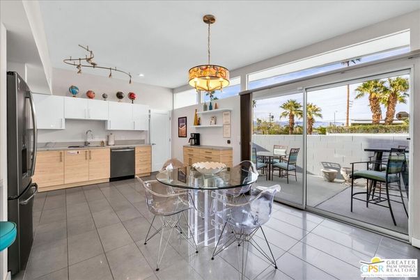 Dining room, Interior, Kitchen, Pendant Lights, Recessed Lighting, Stainless Steel Appliances, Water