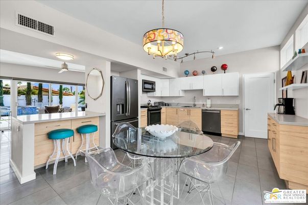 Dining room, Interior, Kitchen, Pendant Lights, Recessed Lighting, Stainless Steel Appliances