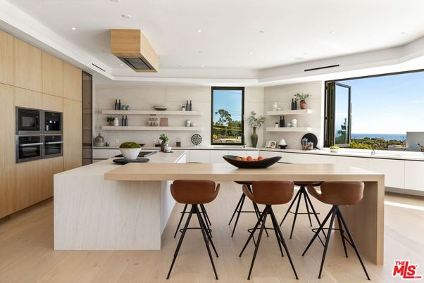 Interior, Kitchen, Recessed Lighting, Water, Wood Texture Flooring