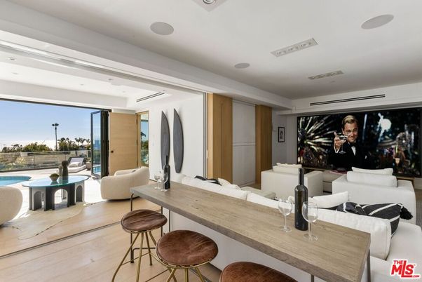 Interior, Projection Screen, Recessed Lighting, Wood Texture Flooring