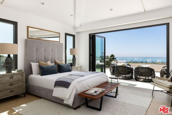 Bedroom, Interior, Recessed Lighting, Water, Wood Texture Flooring