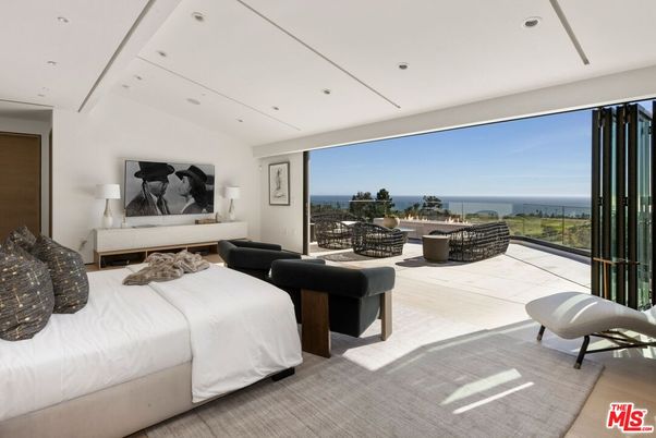 Bedroom, Interior, Recessed Lighting, Water