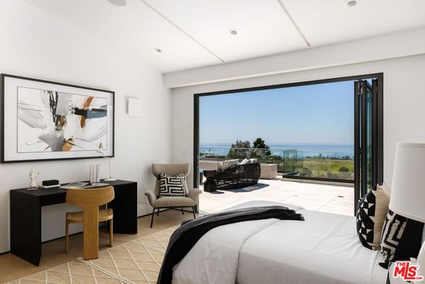 Bedroom, Interior, Recessed Lighting, Water