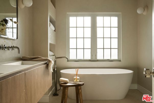 Bathroom, Free Standing Baths, Interior