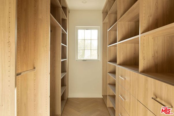 Interior, Walk-in Closets, Wood Texture Flooring