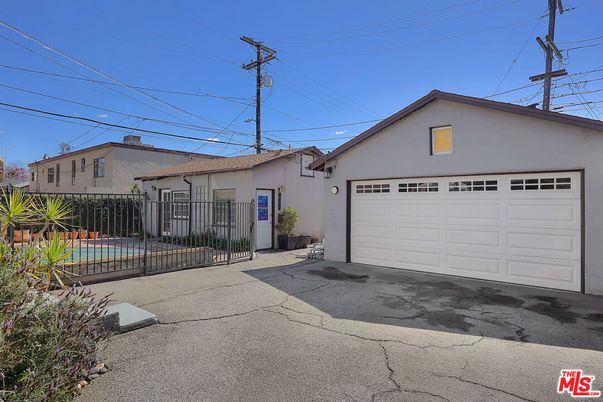 Detached Garage, Exterior