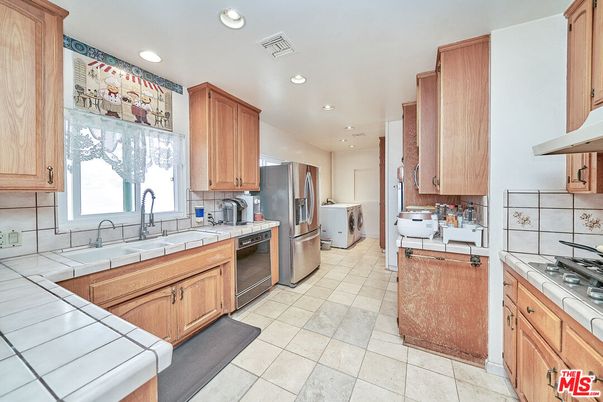 Interior, Kitchen, Recessed Lighting, Tile Countertops