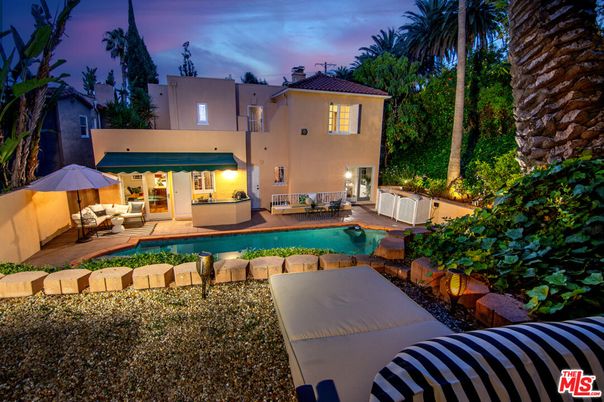 Exterior, Pool