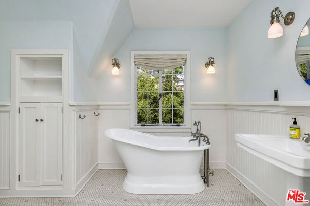 Bathroom, Dual Sink Vanities, Free Standing Baths, Interior