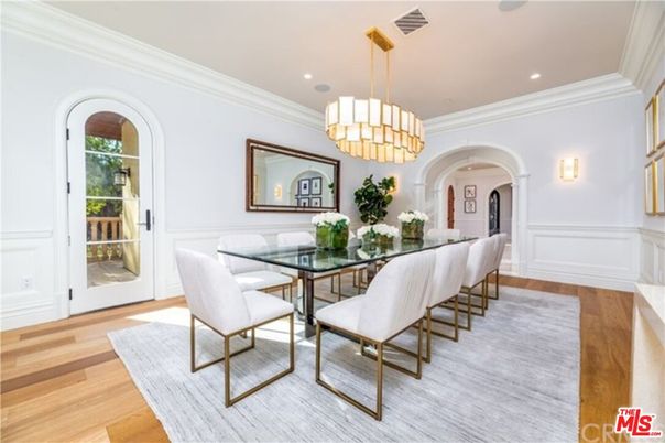 Chandelier, Dining room, Interior, Recessed Lighting, Wood Texture Flooring