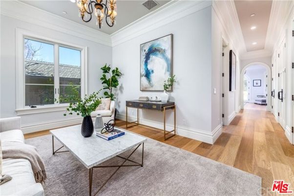 Chandelier, Interior, Recessed Lighting, Wood Texture Flooring