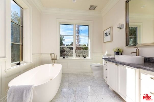 Bathroom, Free Standing Baths, Interior, Marble, Recessed Lighting