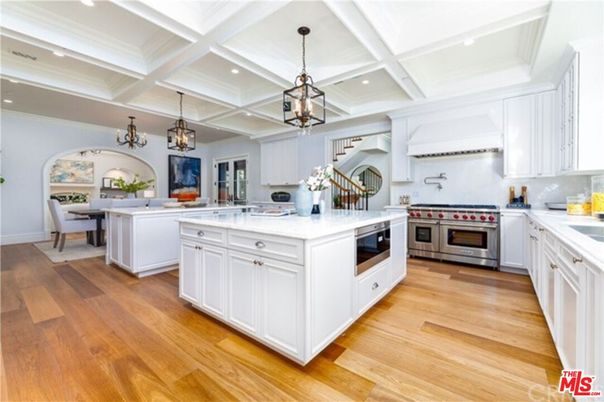 Chandelier, Dining room, Interior, Kitchen, Pendant Lights, Recessed Lighting, Stainless Steel Appliances, Wood Texture Flooring