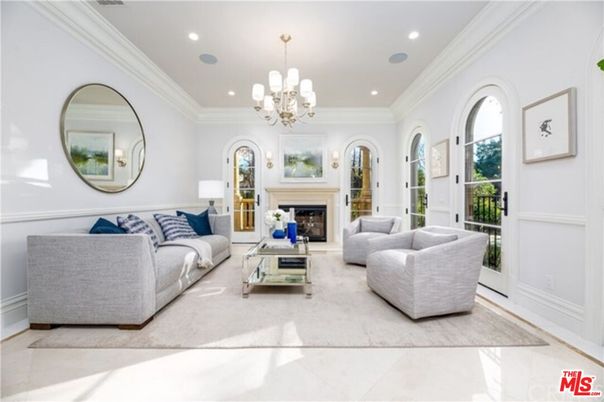 Chandelier, Fireplace, Interior, Living room, Recessed Lighting