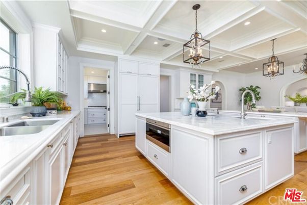 Chandelier, Interior, Kitchen, Pendant Lights, Recessed Lighting, Stainless Steel Appliances, Wood Texture Flooring