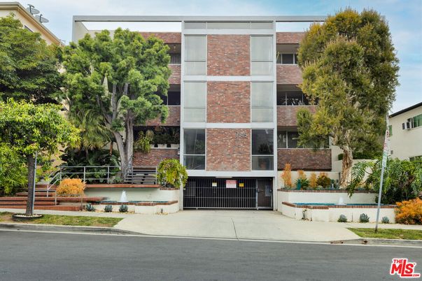 Exterior, Facade, Brick Facade, Modern