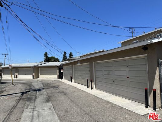 Detached Garage, Exterior
