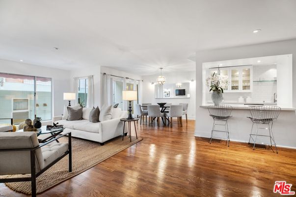 Chandelier, Dining room, Interior, Living room, Recessed Lighting, Wood Texture Flooring