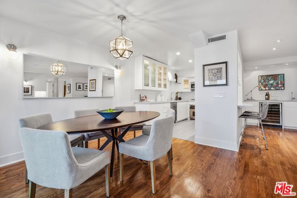 Dining room, Interior, Kitchen, Pendant Lights, Recessed Lighting, Wood Texture Flooring