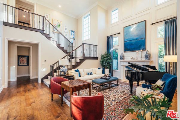 Interior, Living room, Piano, Recessed Lighting, Wood Texture Flooring