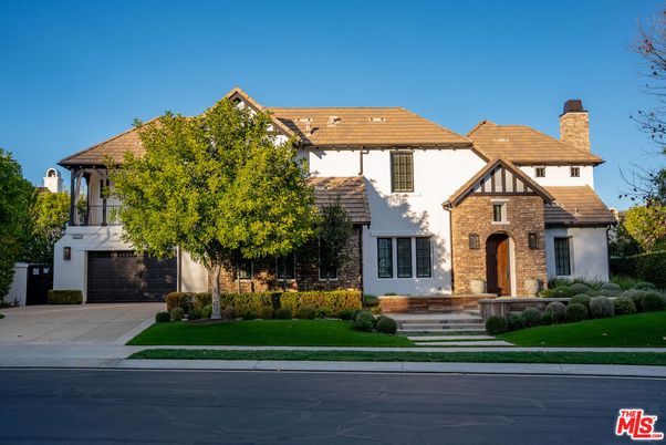 Attached, Exterior, Facade, Brick Facade, Tudor Revival