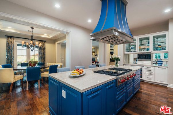 Chandelier, Dining room, Interior, Kitchen, Recessed Lighting, Stainless Steel Appliances, Wood Texture Flooring