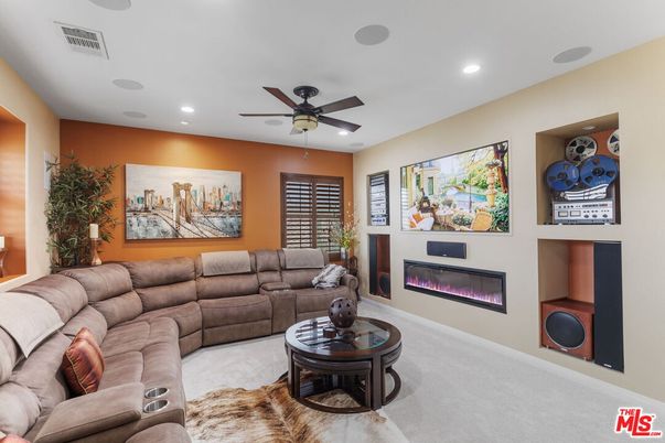 Fireplace, Interior, Living room, Recessed Lighting