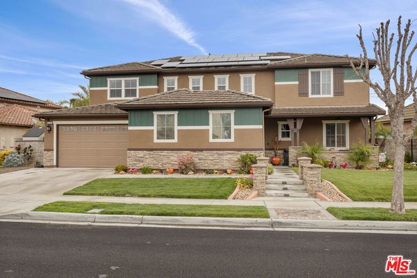 Attached, Exterior, Facade, Solar Panels, Mediterranean