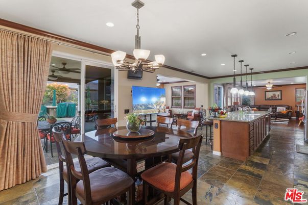 Chandelier, Dining room, Interior, Living room, Pendant Lights, Recessed Lighting