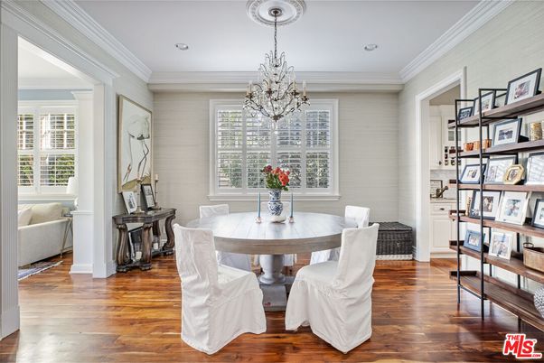 Chandelier, Dining room, Interior, Recessed Lighting, Wood Texture Flooring