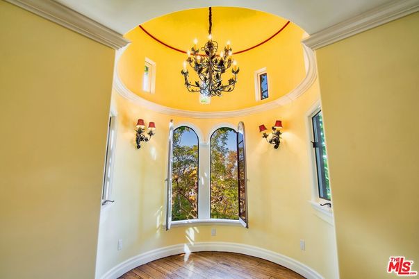 Chandelier, Interior, Recessed Lighting, Wood Texture Flooring