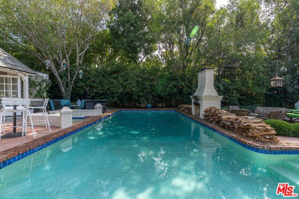 Exterior, Fireplace, Pool