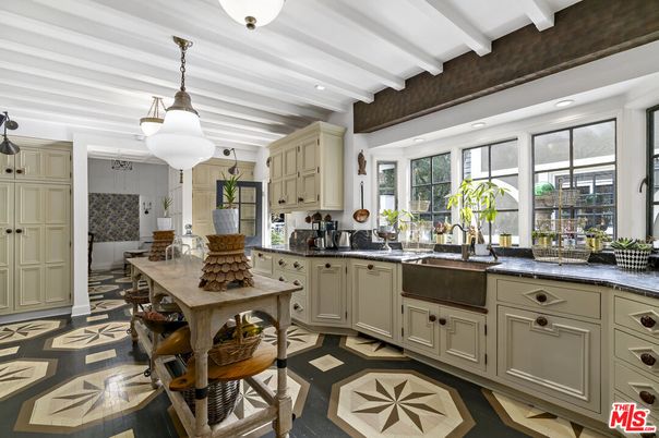 Dining room, Interior, Kitchen, Pendant Lights, Recessed Lighting