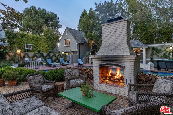 Exterior, Fireplace