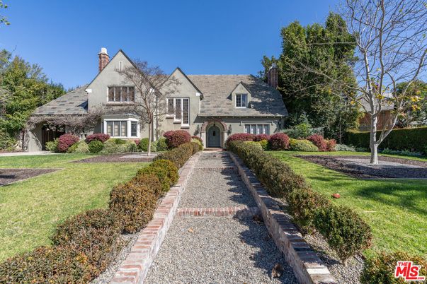 Exterior, Facade, Tudor Revival