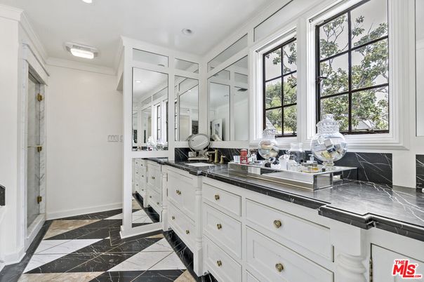 Bathroom, Dual Sink Vanities, Interior, Marble, Recessed Lighting