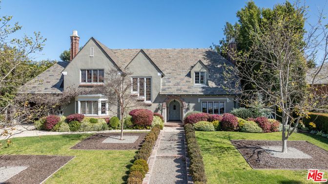 Exterior, Facade, Tudor Revival