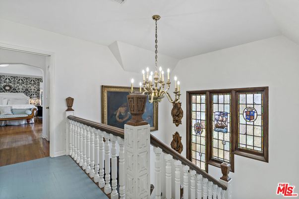 Chandelier, Interior, Wood Texture Flooring