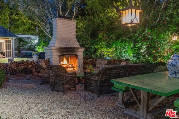 Exterior, Fireplace