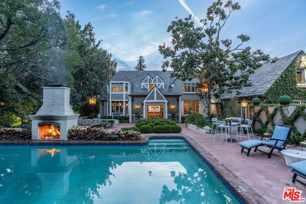 Exterior, Fireplace, Pool