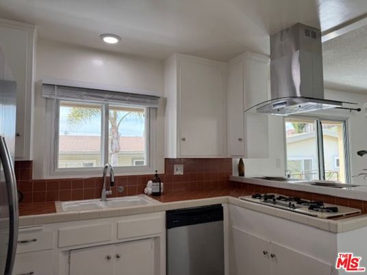 Interior, Kitchen, Recessed Lighting, Stainless Steel Appliances, Tile Countertops